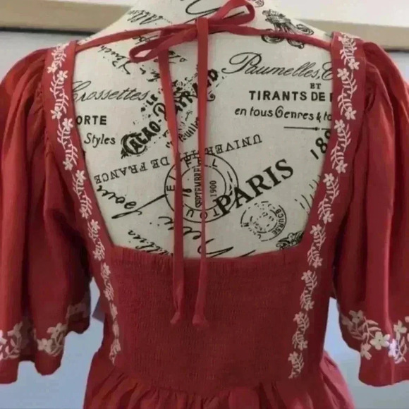 OLD NAVY | Women's Red/White Flutter Sleeved Smocked Embroidered Swing Top - Picture 8 of 8